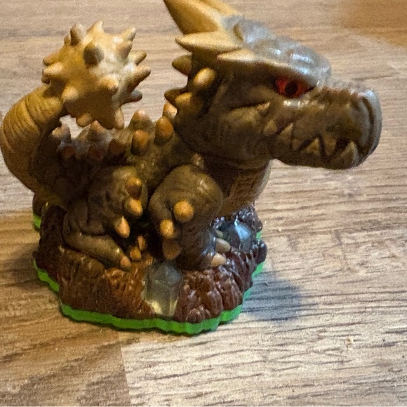 Nintendo Wii Skylanders Giants Activision Game EUC with 2 portals & 14 figures. - Picture 6 of 14